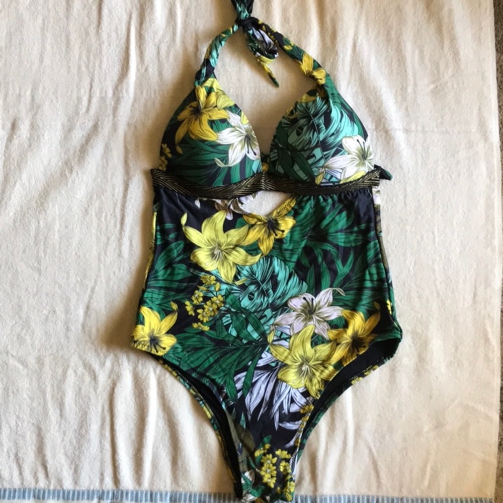 One piece swimsuit
